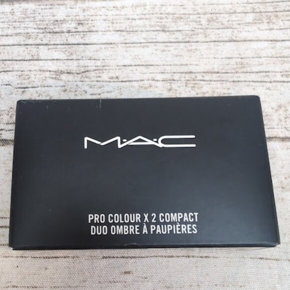MAC Pro Colour X 2 Compact Brand New - No Eye Shadow Included - Picture 1 of 4